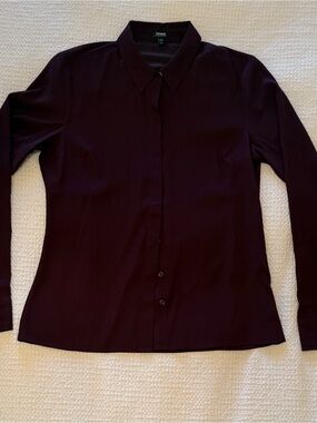 Express | Button-Front blouse in plum | Size = XS
